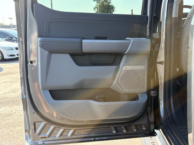 2025 Ford F-150 Lightning photo 31