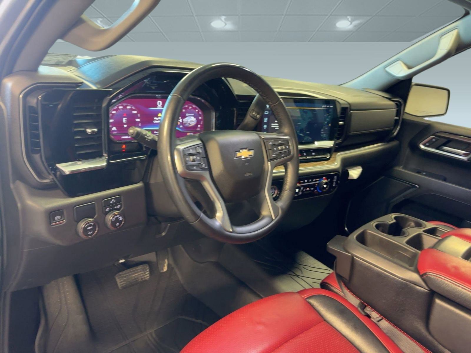 2023 Chevrolet Silverado 1500 LT photo 3