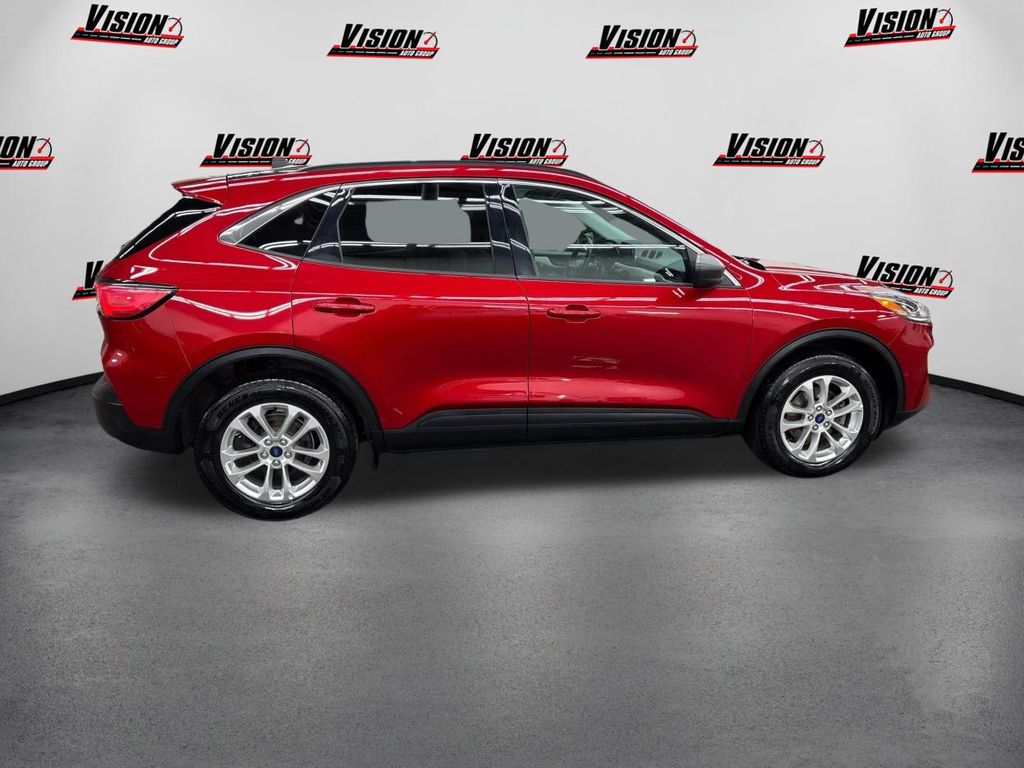 2022 Ford Escape SE photo 4
