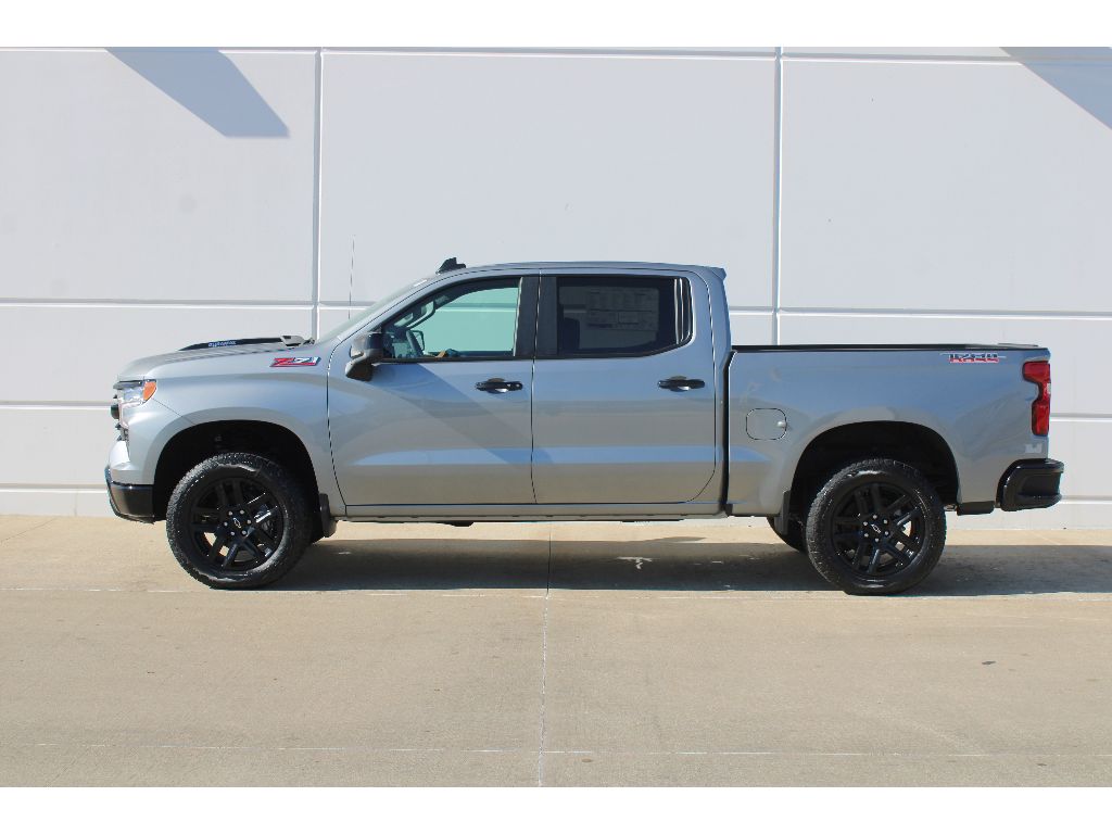 2026 Chevrolet Silverado 1500 LT Trail Boss photo 2