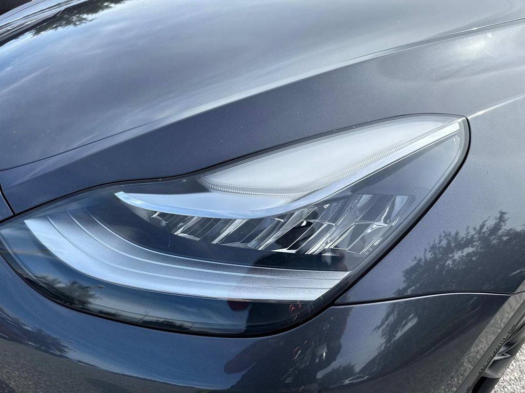 2022 Tesla Model Y Long Range photo 8