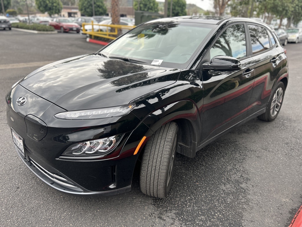 Used 2023 Black Hyundai Limited image 3