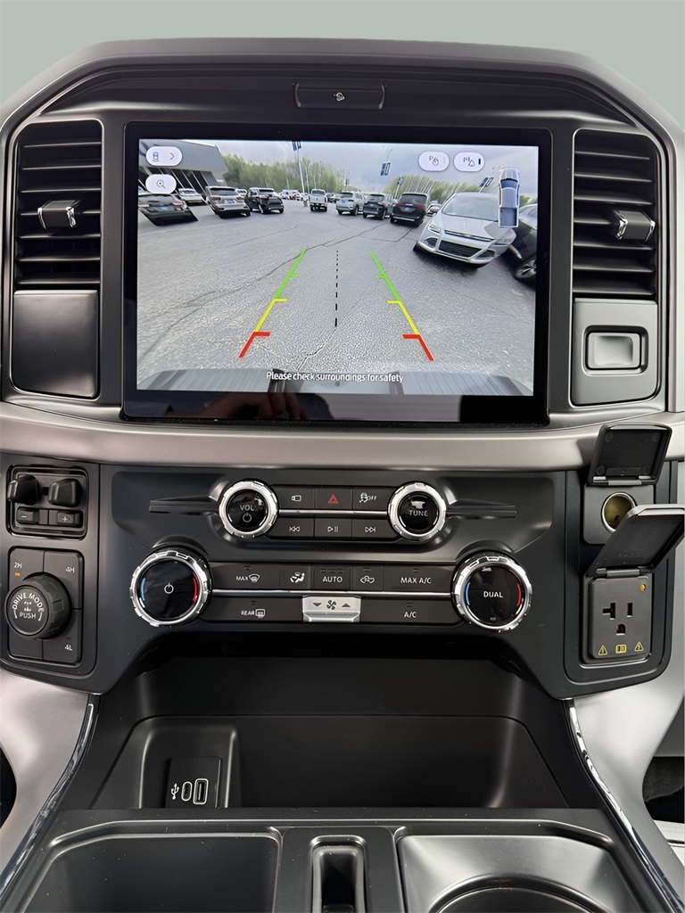 2025 Ford F-150 XLT photo 18