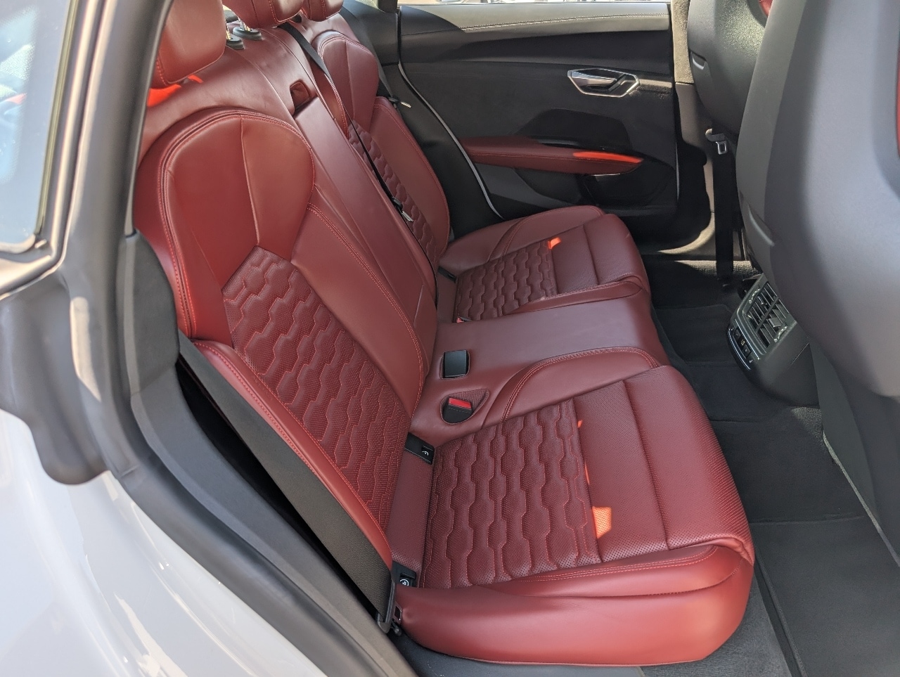 2024 Audi RS e-tron GT Base photo 4