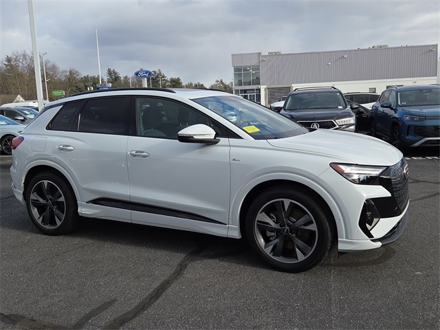 2024 Audi Q4 e-tron Premium Plus's photo