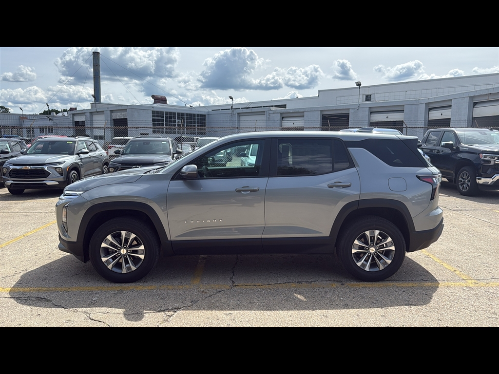 2026 Chevrolet Equinox LT photo 2