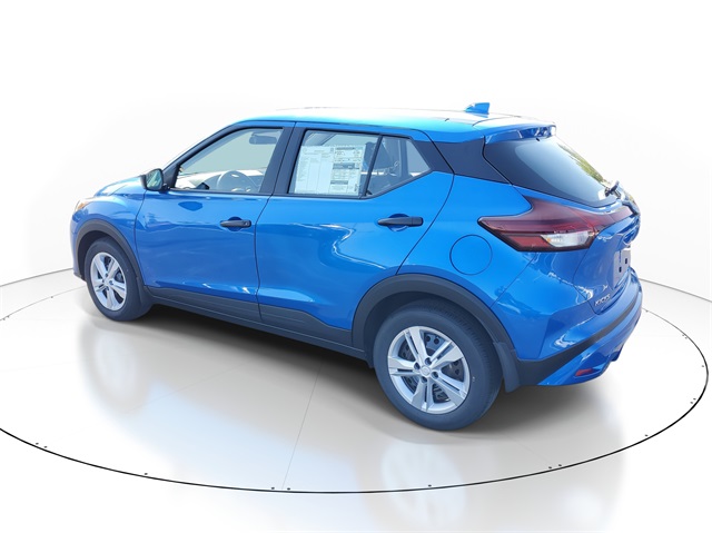 2025 Nissan Kicks Play S photo 3