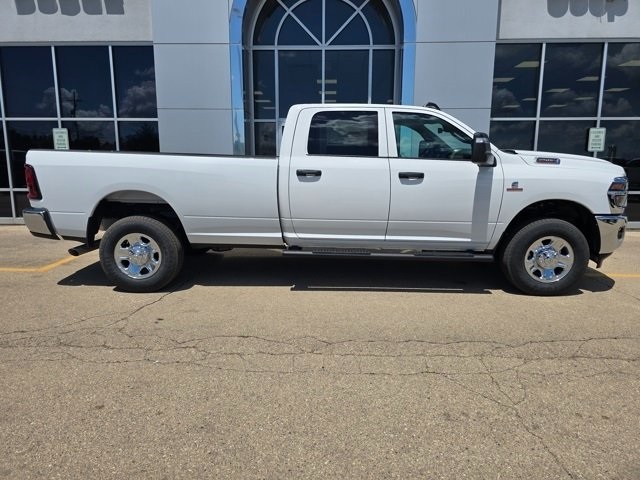 2025 Ram 2500 Tradesman photo 2