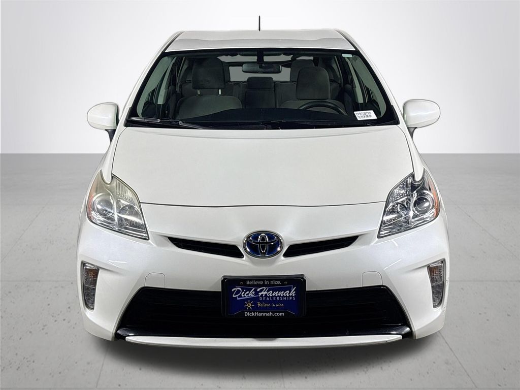 2015 Toyota Prius Three photo 3