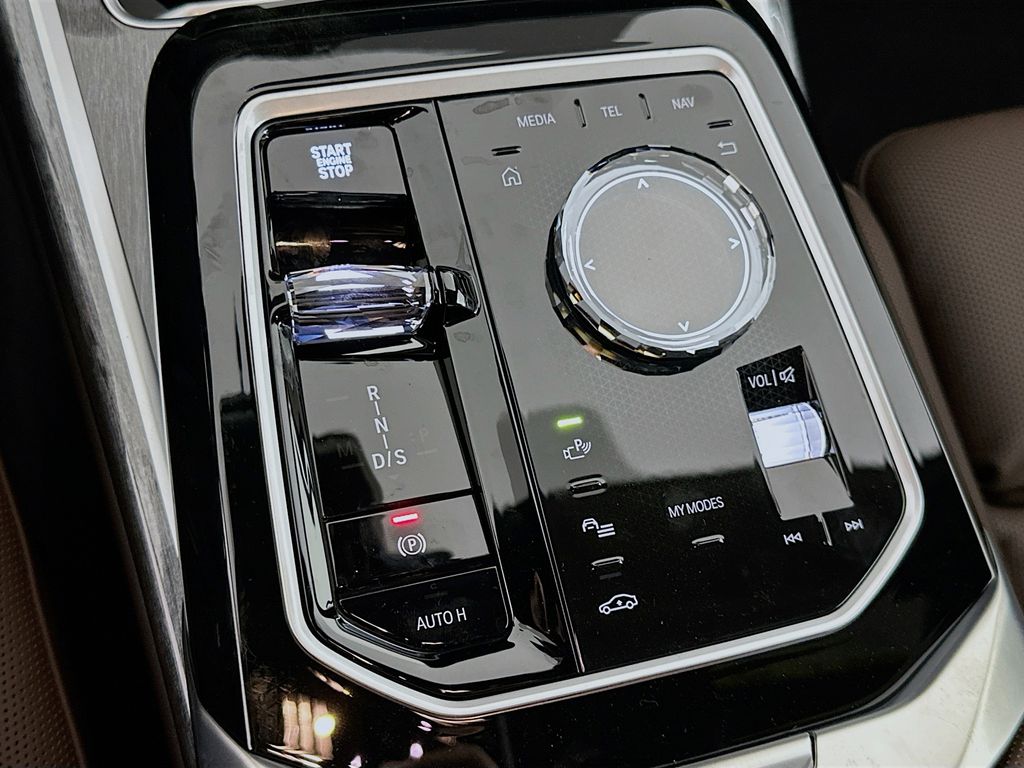 2025 Bmw 740i photo 13