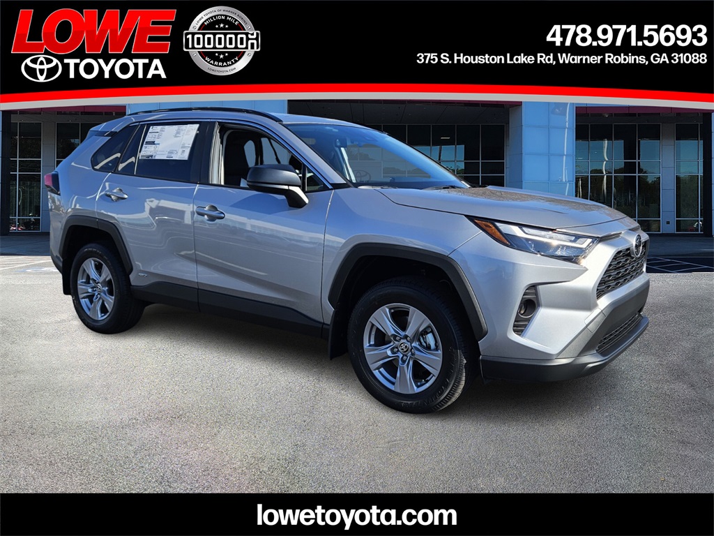 2025 Toyota RAV4 LE's photo