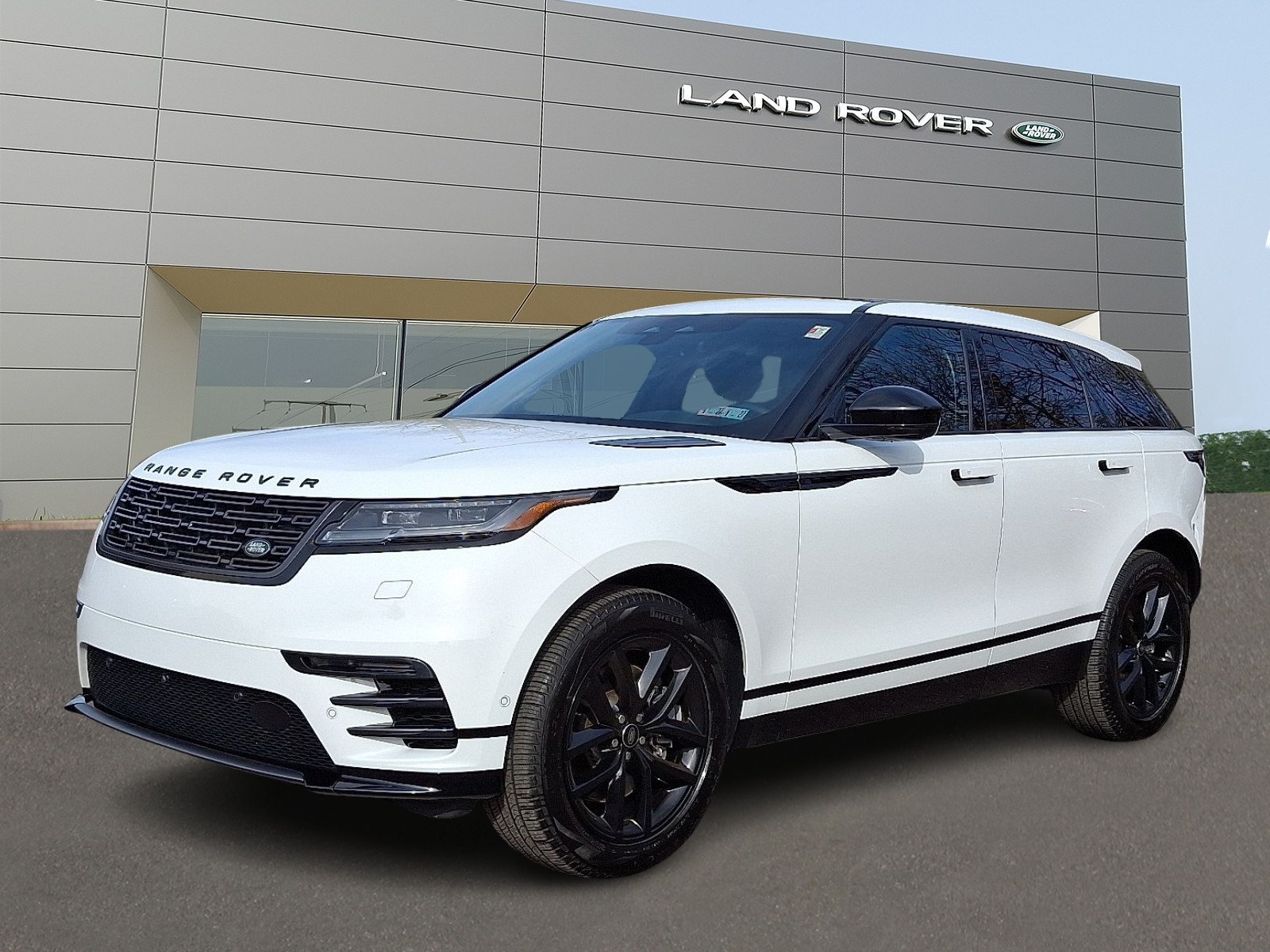 2026 Land Rover Range Rover Velar Dynamic SE's photo