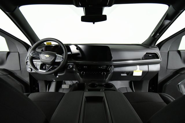 2025 Chevrolet Suburban LS photo 13