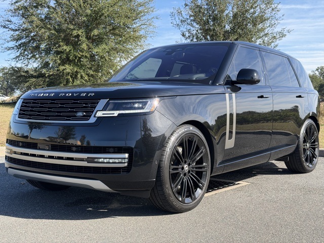 2023 Land Rover Range Rover SE's photo