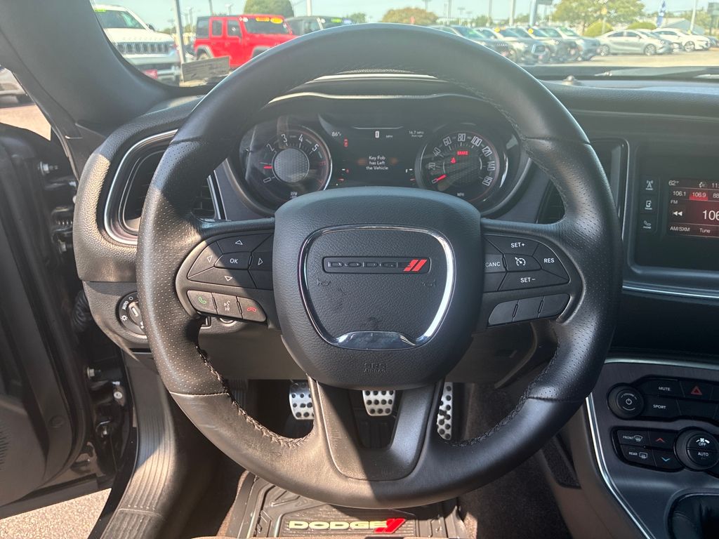 2017 Dodge Challenger R/T photo 14