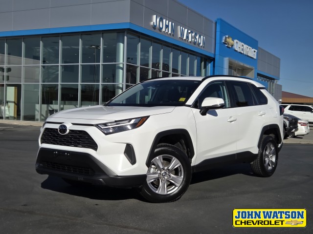 2024 Toyota RAV4 XLE's photo