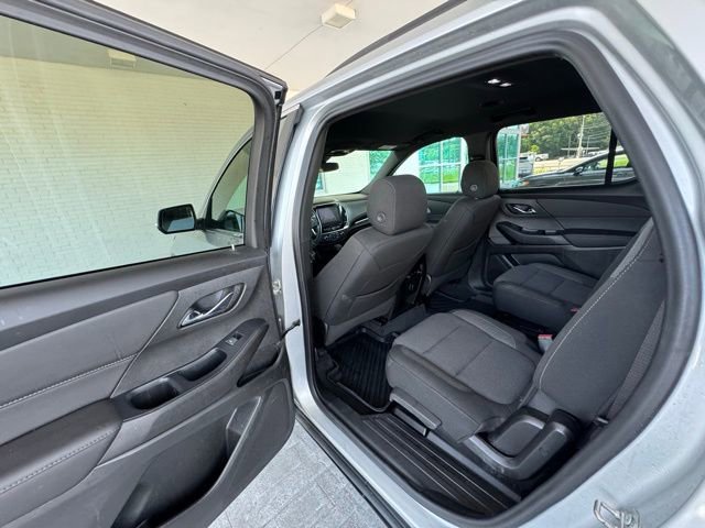 2022 Chevrolet Traverse Cloth photo 16