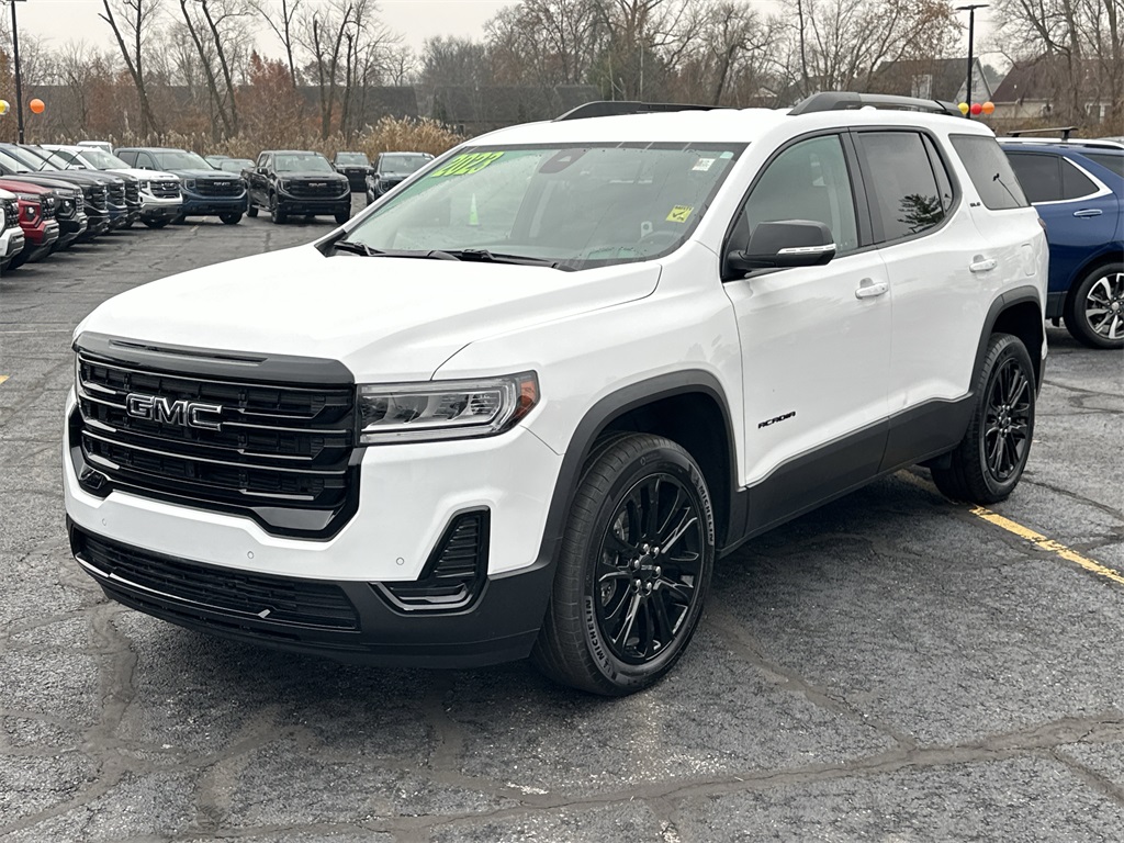 2023 GMC ACADIA - Image 4