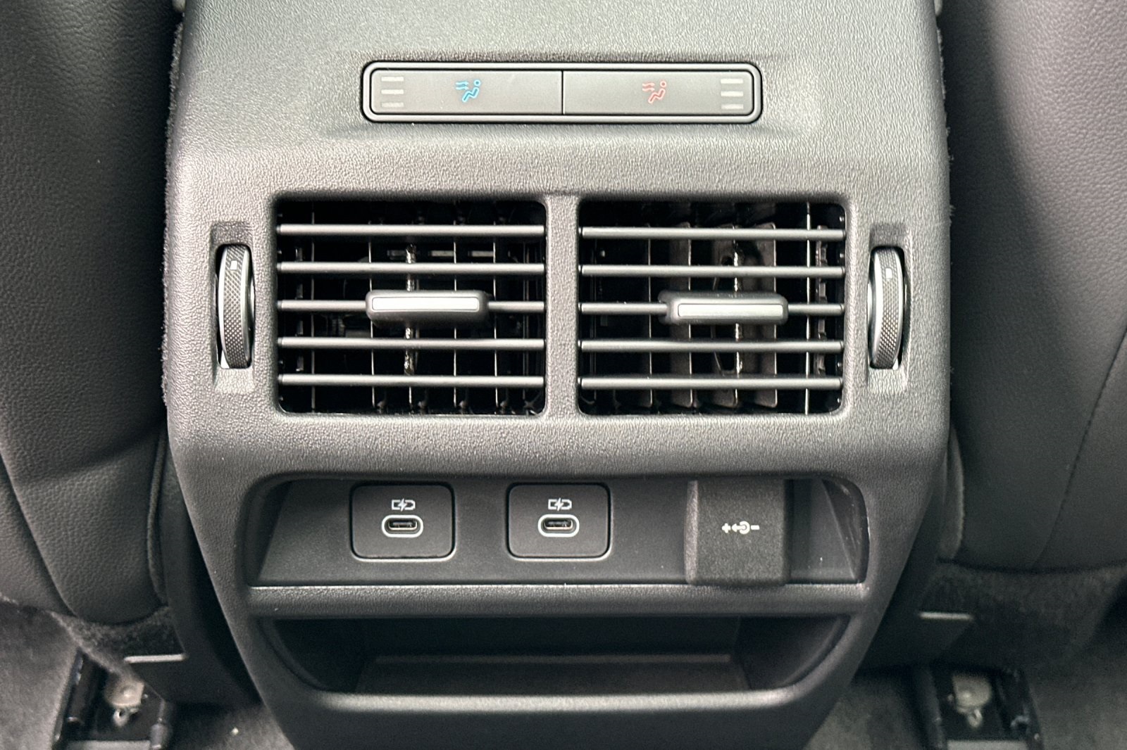 2025 Land Rover Discovery Sport Dynamic SE photo 13