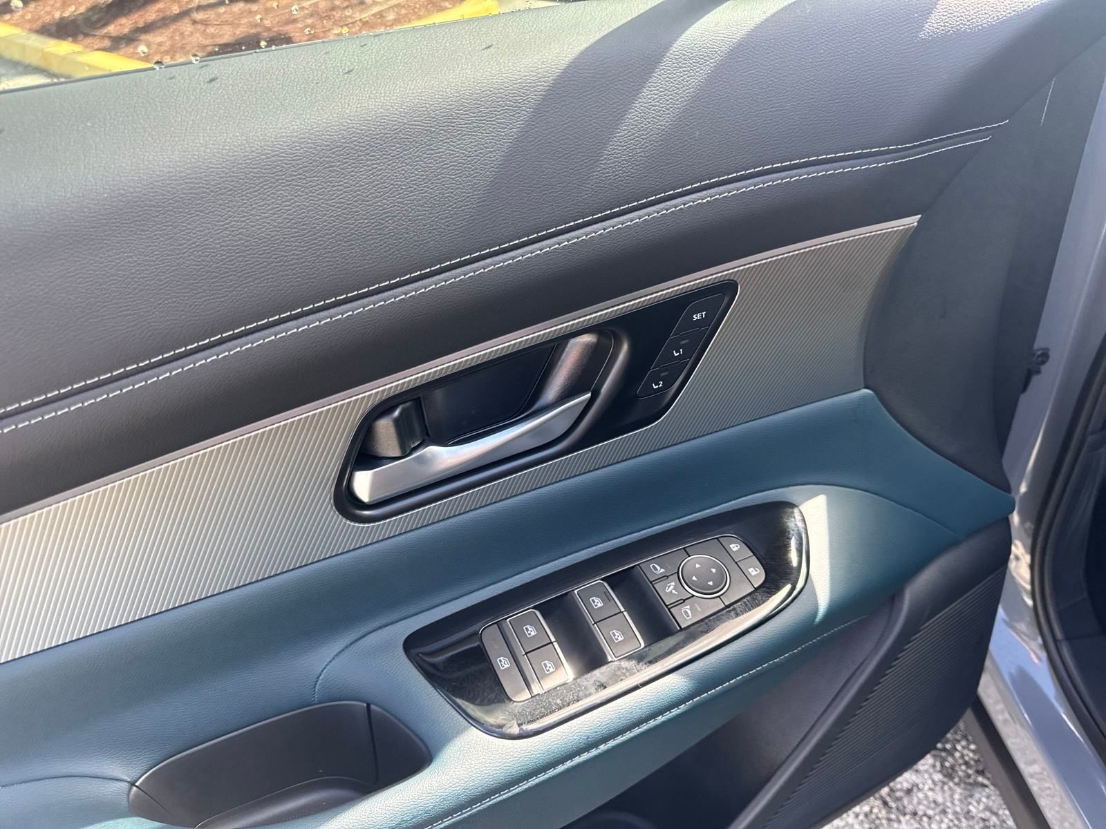 2025 Nissan Murano Platinum photo 13