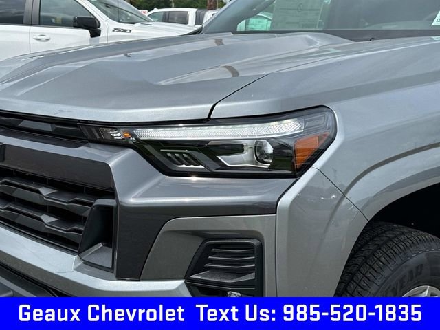2025 Chevrolet Colorado Work Truck LT photo 2