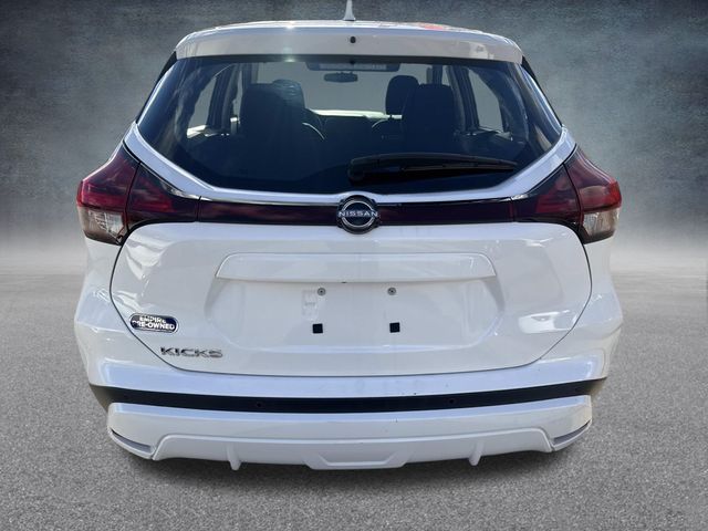 2022 Nissan Kicks S photo 4