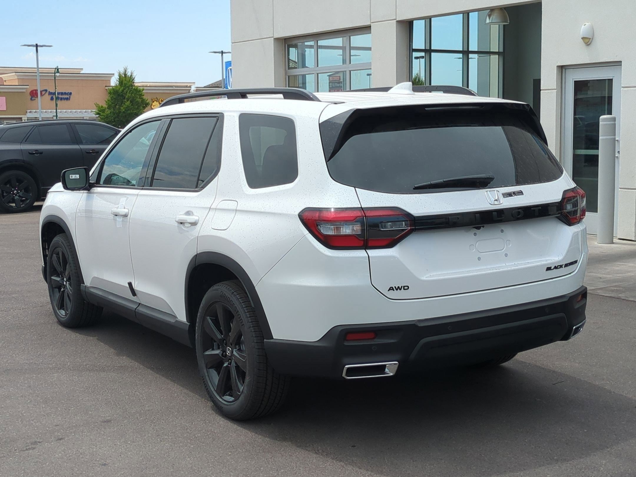 2025 Honda Pilot Black Edition photo 4