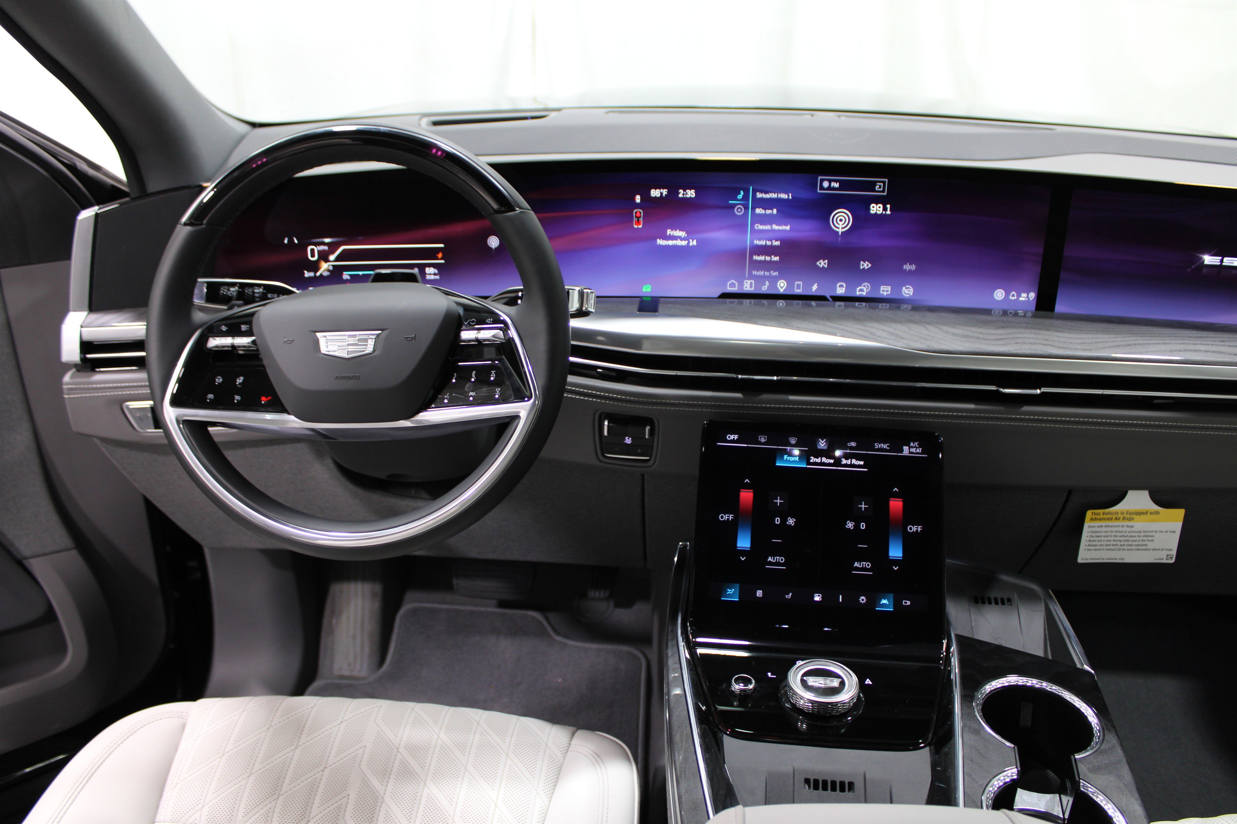 2025 Cadillac Escalade IQ Sport photo 2