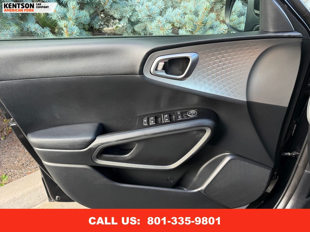 2024 Kia Soul LX photo 14