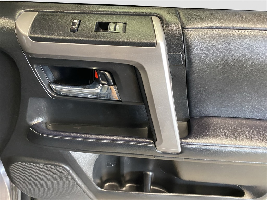 2021 Toyota 4Runner SR5 Premium photo 19