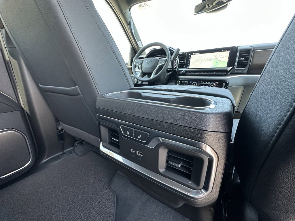 2025 Chevrolet Silverado 2500HD High Country photo 21