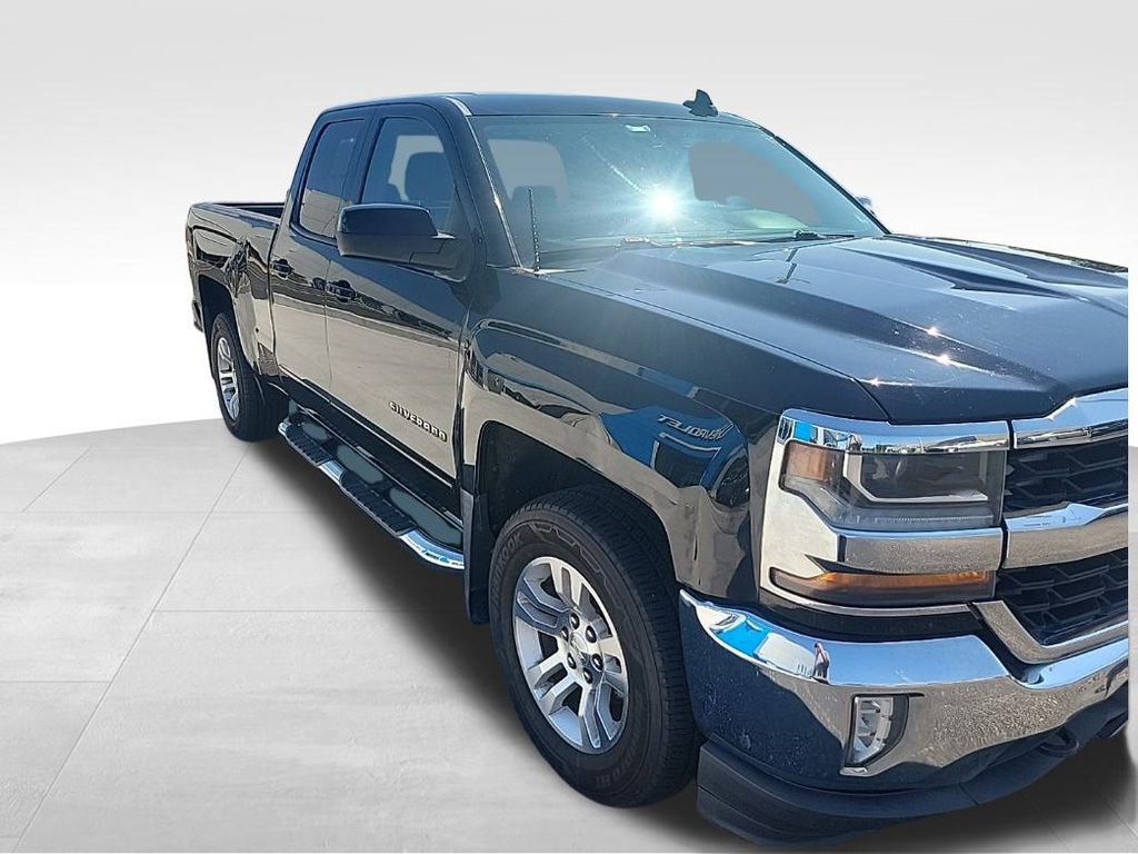 2016 Chevrolet Silverado 1500 LT photo 4