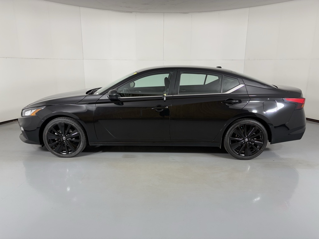 2021 Nissan Altima 2.5 SR photo 3