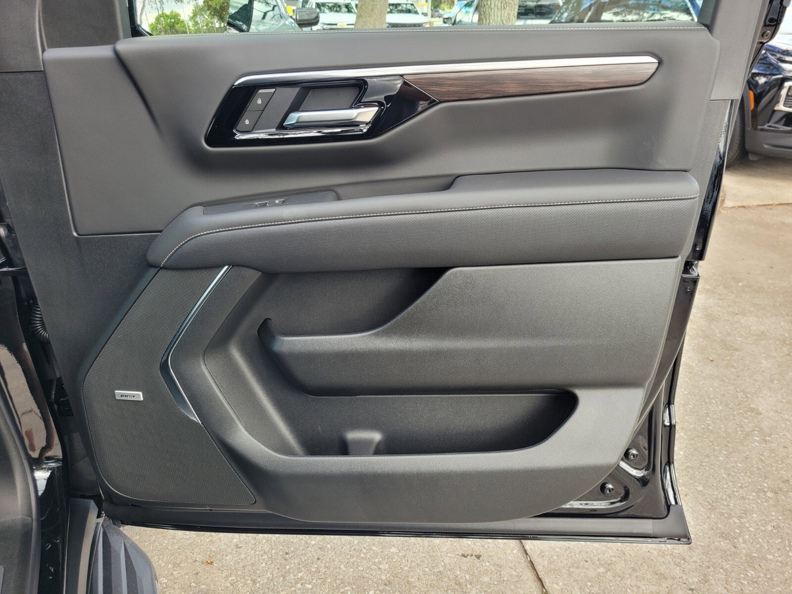 2025 Chevrolet Tahoe Premier photo 13