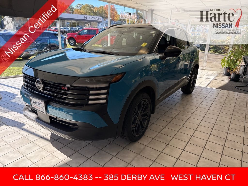 2025 Nissan Kicks SR AWD's photo