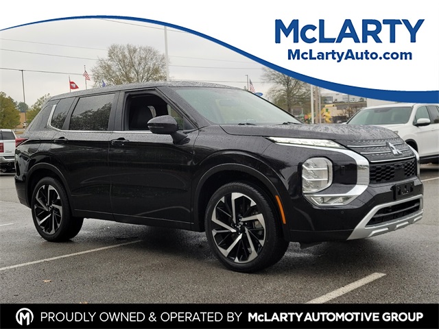 2024 Mitsubishi Outlander SE's photo