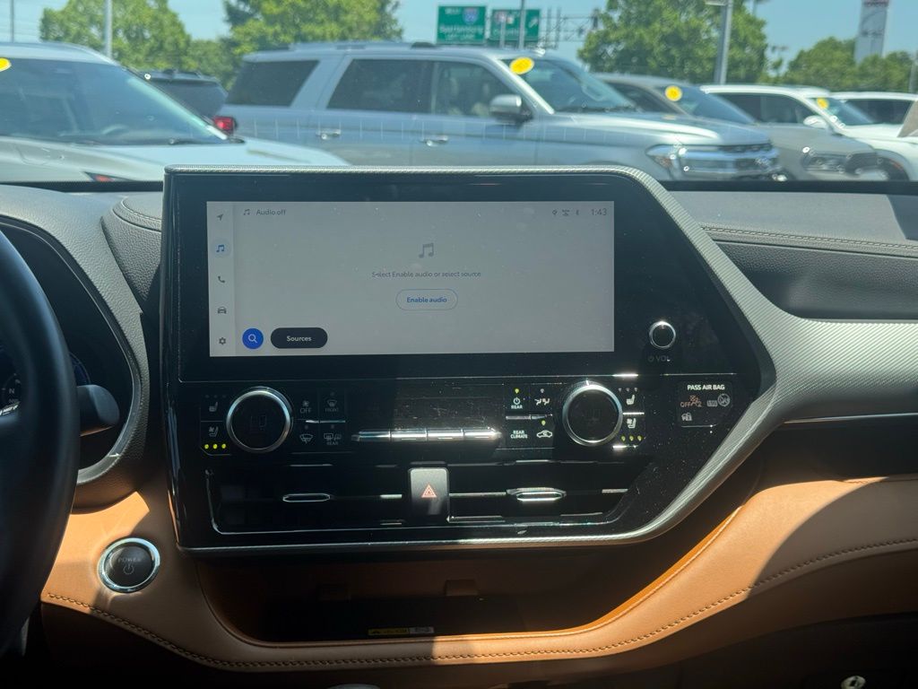 2023 Toyota Highlander Hybrid Platinum photo 11