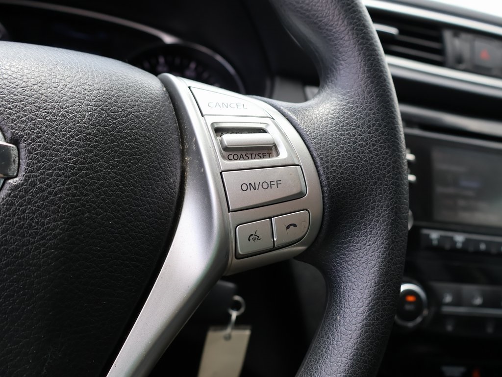 2016 Nissan Rogue S photo 26