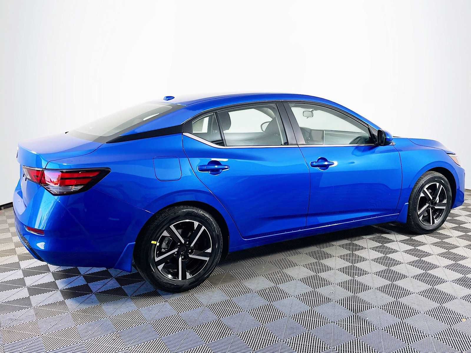 2025 Nissan Sentra SV photo 2