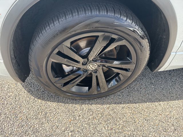 2024 Volkswagen Tiguan SE R-Line Black photo 10