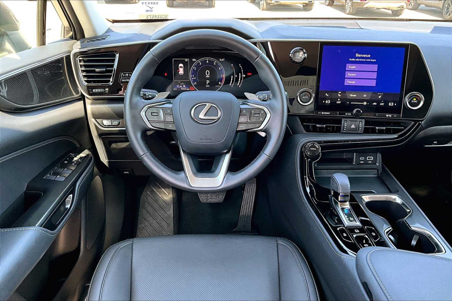 2025 Lexus NX 250 photo 5