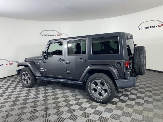 2017 Jeep Wrangler Unlimited Sahara photo 6