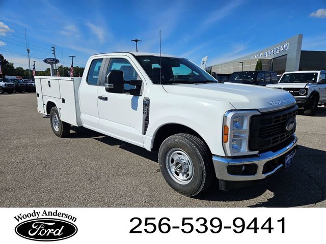 2025 Ford F-250 XLT photo 4