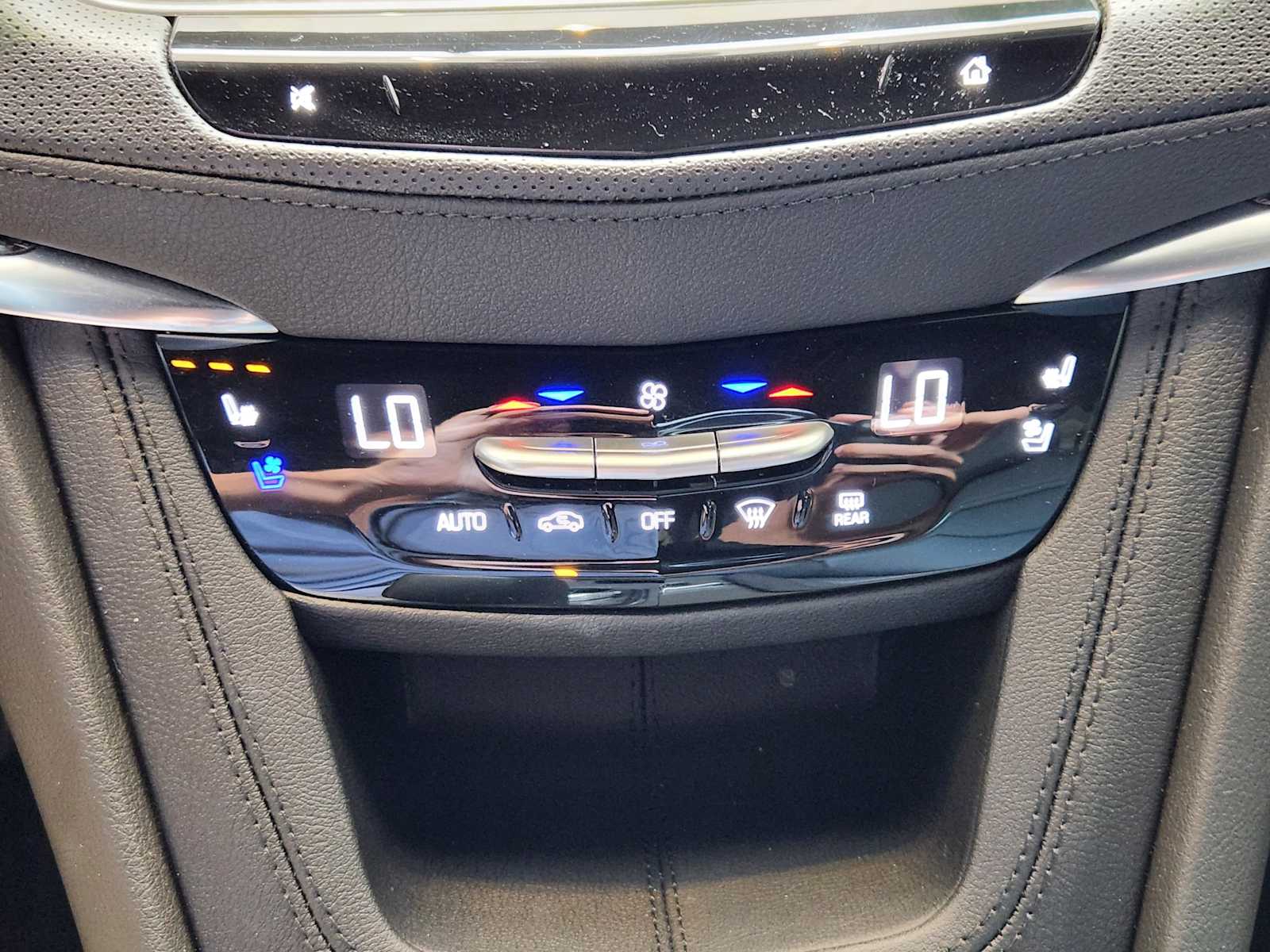 2025 Cadillac XT5 Sport photo 13