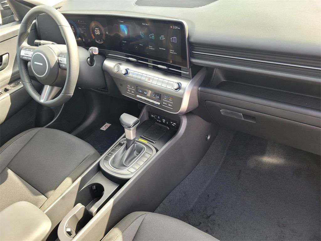 2026 Hyundai Kona SEL photo 18