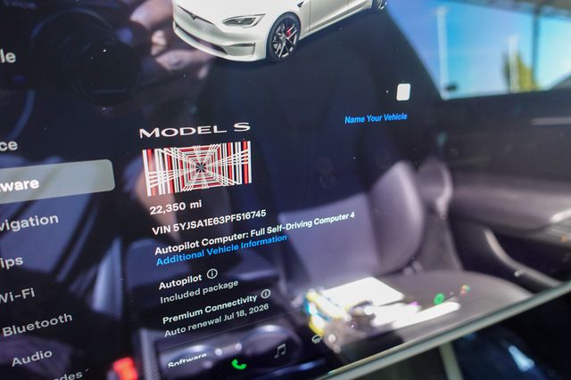 2023 Tesla Model S Plaid photo 23