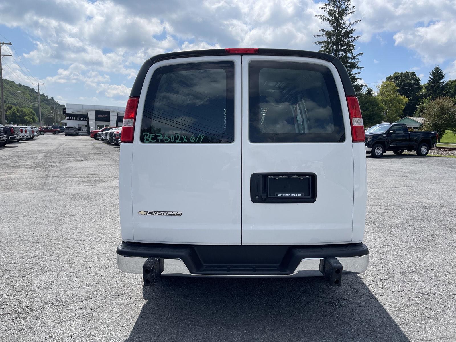 2023 Chevrolet Express Cargo Van photo 3