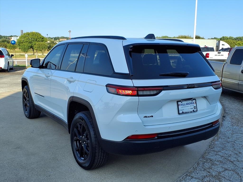 2025 Jeep Grand Cherokee Altitude photo 5