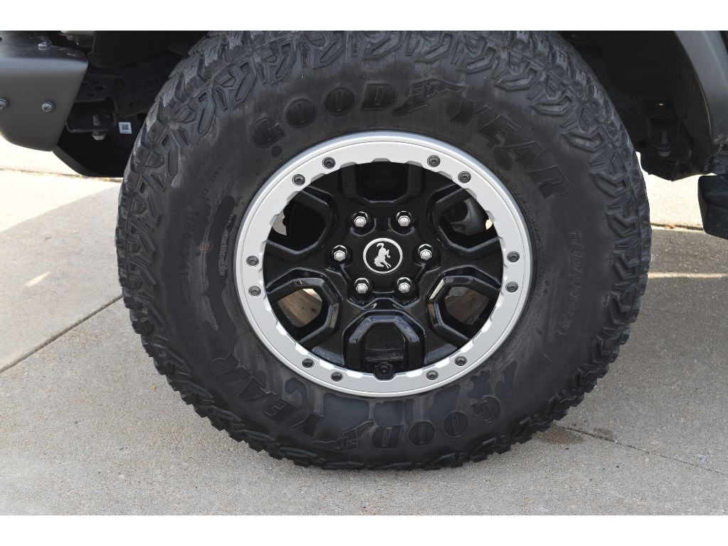 2021 Ford Bronco Black Diamond photo 3