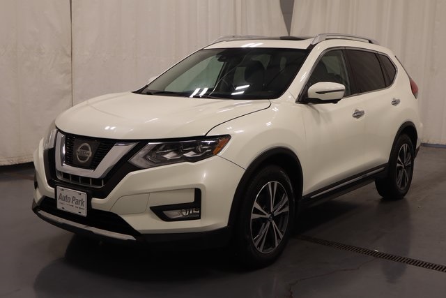 2017 Nissan Rogue SL photo 3